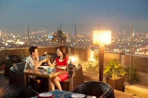 thumbnail: Outdoor dining