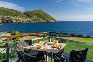 thumbnail: Outdoor dining