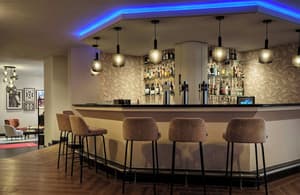 thumbnail: Bar (on property)