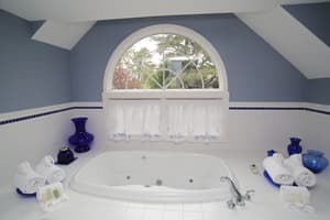 thumbnail: Jetted tub