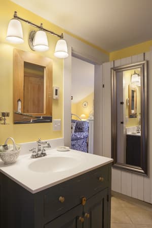 thumbnail: Bathroom sink
