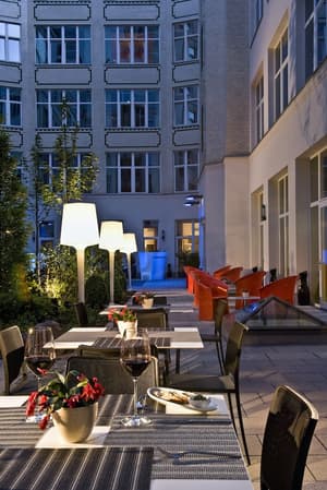 thumbnail: Outdoor dining