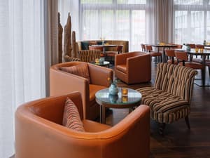 thumbnail: Bar (on property)