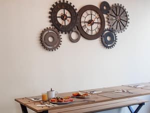 thumbnail: Bar (on property)