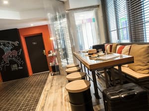 thumbnail: Bar (on property)