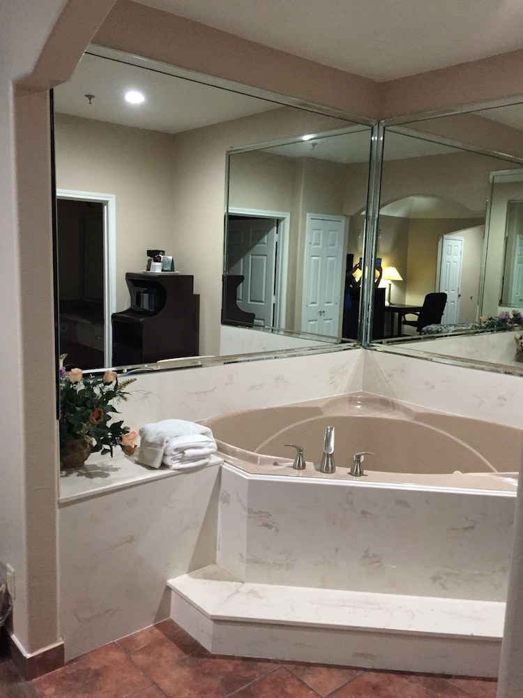 Jetted tub