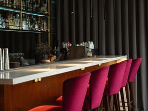 thumbnail: Bar (on property)