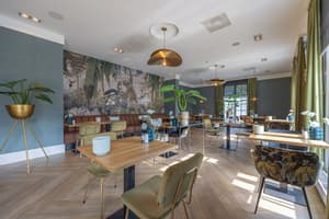 thumbnail: Restaurant