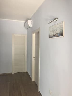 thumbnail: Interior