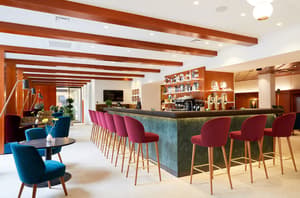 thumbnail: Bar (on property)