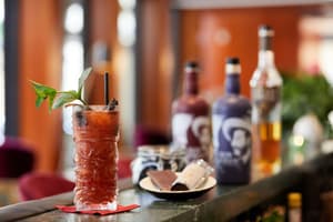 thumbnail: Bar (on property)
