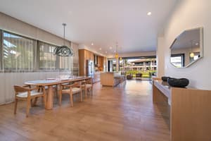 thumbnail: In-room dining