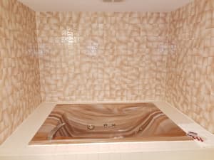 thumbnail: Deep soaking bathtub