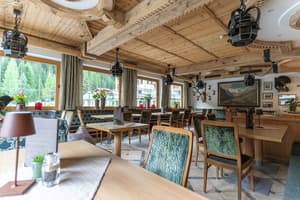 thumbnail: Restaurant