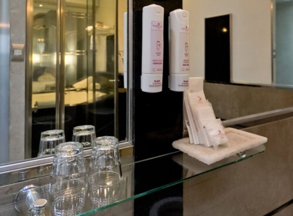 Bathroom amenities