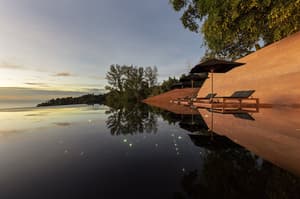 thumbnail: Infinity pool