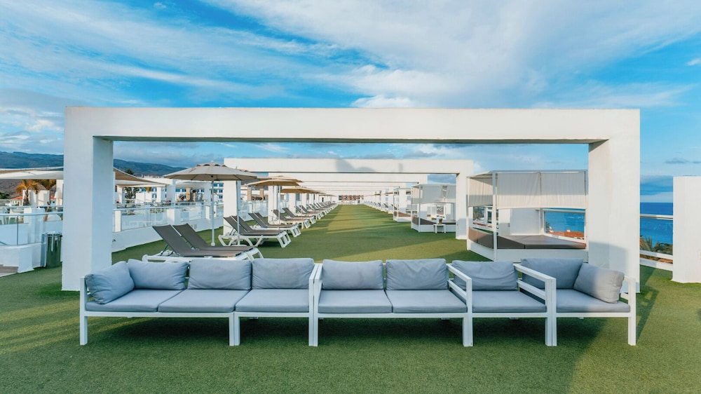 Sundeck