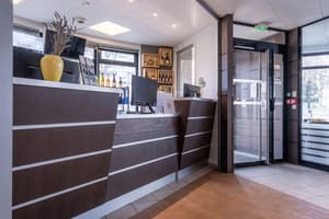 thumbnail: Interior entrance
