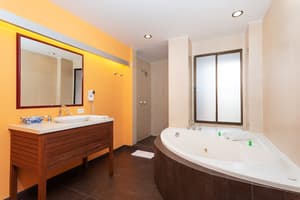 thumbnail: Bathroom
