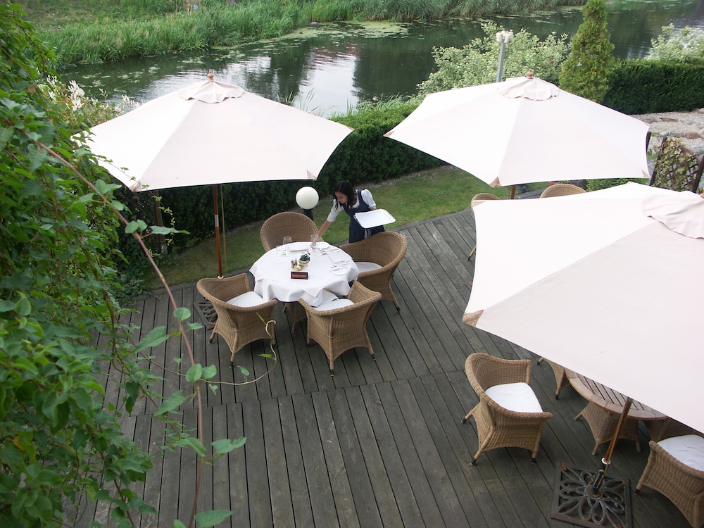 Sundeck
