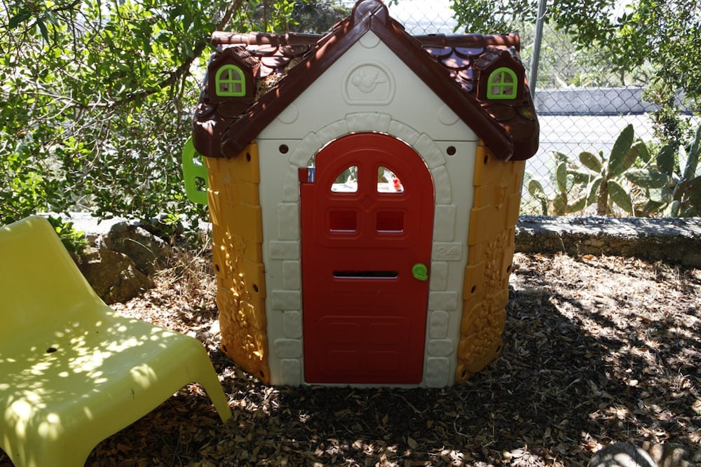 Children's play area - outdoor