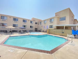 thumbnail: Outdoor pool