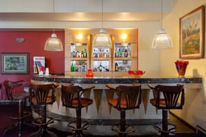 thumbnail: Bar (on property)