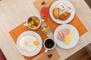 thumbnail: Breakfast area