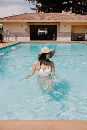 thumbnail: Pool