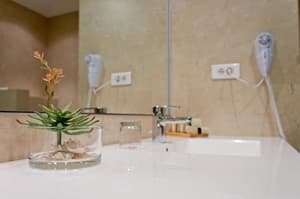 thumbnail: Bathroom sink