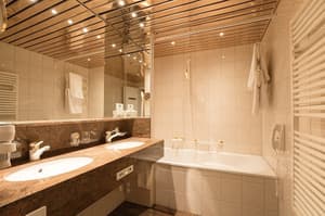 thumbnail: Bathroom amenities