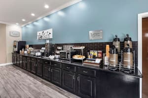 thumbnail: Breakfast area