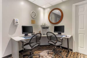 thumbnail: Business center