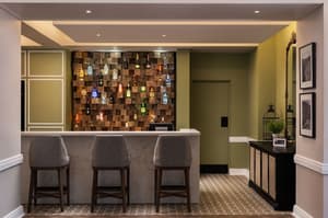 thumbnail: Bar (on property)