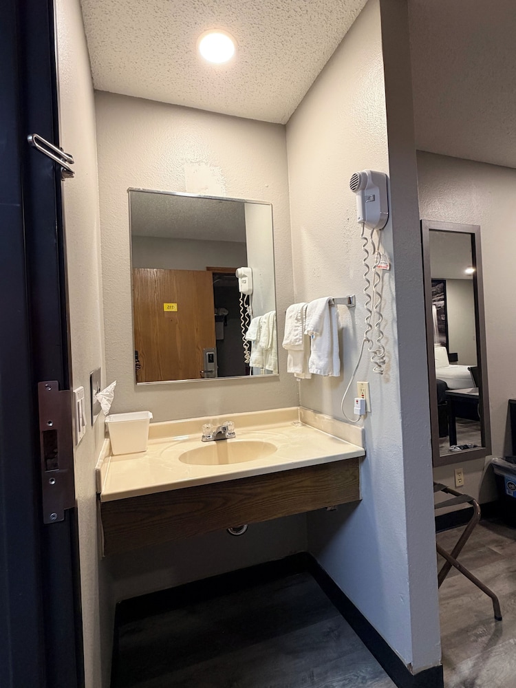 Bathroom sink