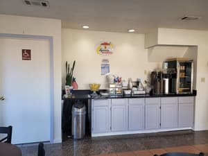 thumbnail: Breakfast area