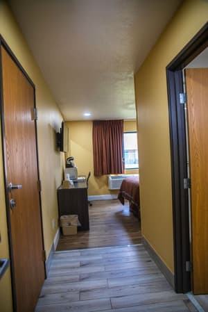thumbnail: Hallway