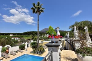 thumbnail: Outdoor pool