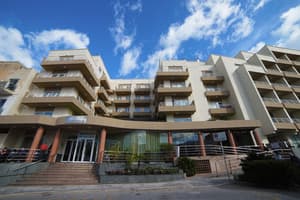 thumbnail: Front of property