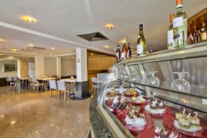 thumbnail: Bar (on property)