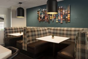 thumbnail: Restaurant