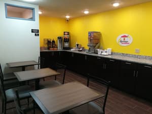 thumbnail: Breakfast area