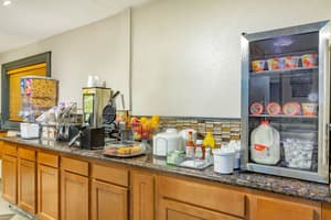thumbnail: Breakfast area