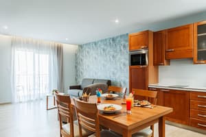 thumbnail: Dining