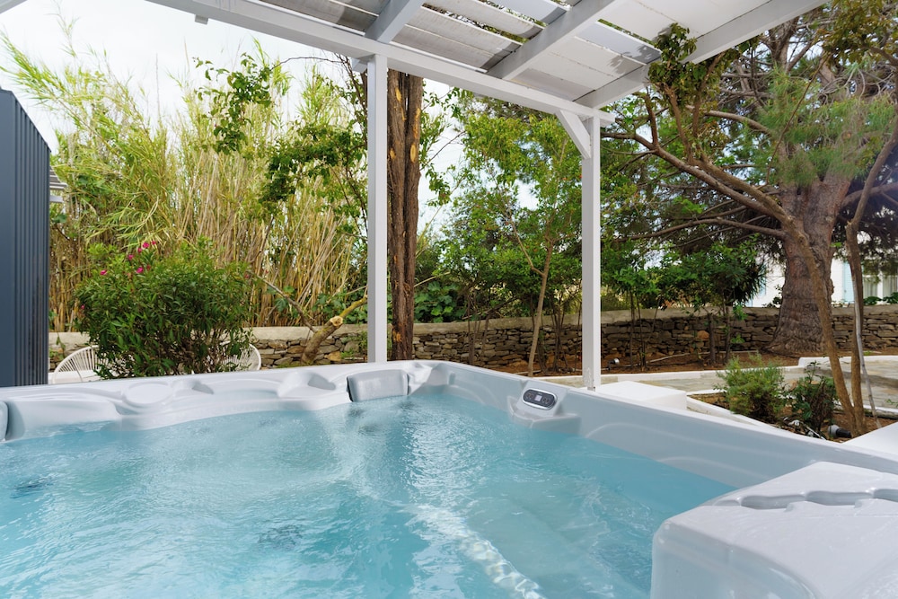 Jetted tub