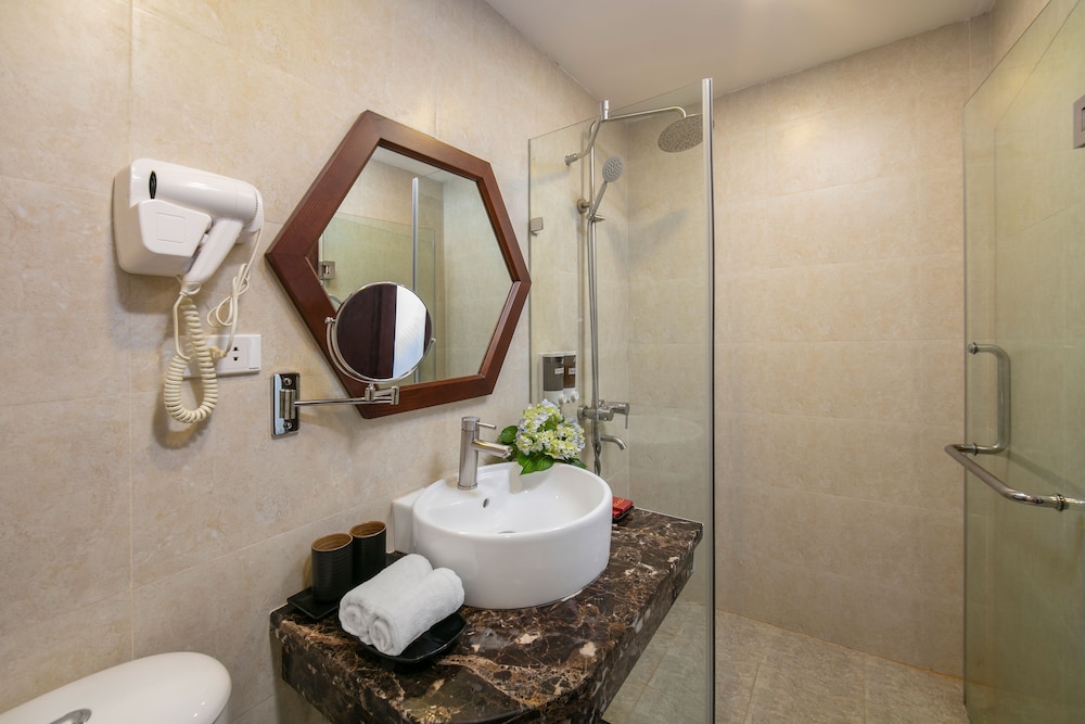 Bathroom shower