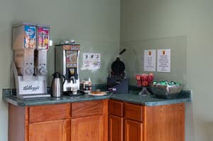thumbnail: Breakfast area