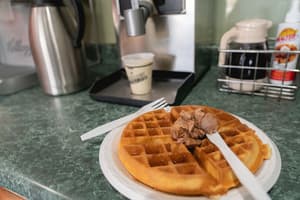 thumbnail: Breakfast area