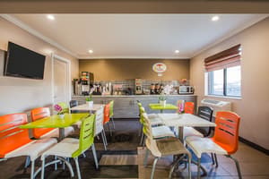 thumbnail: Breakfast area