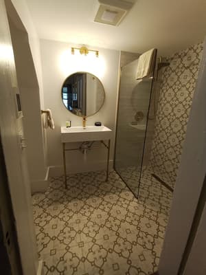thumbnail: Bathroom